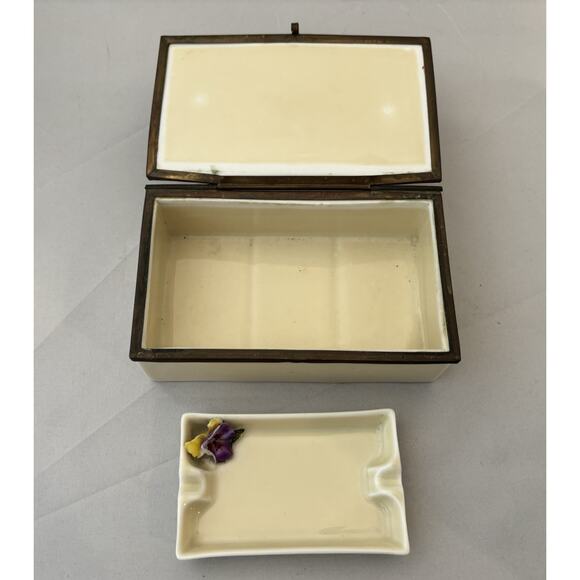 Vintage Czechoslovakia Porcelain Trinket Box & Ashtray Set – Floral Relief - Picture 6 of 6